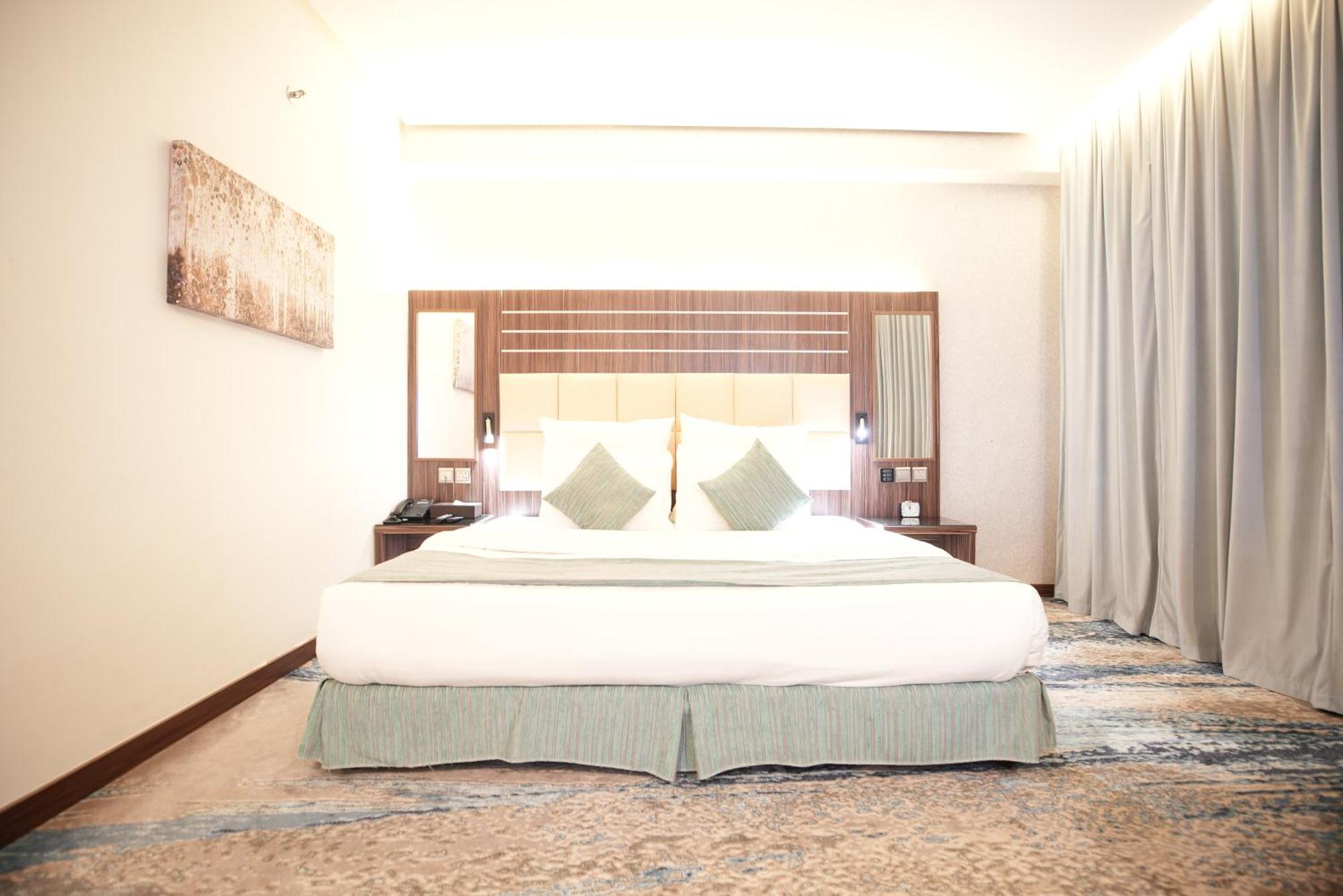 White Diamond Hotel Sari 제다 외부 사진